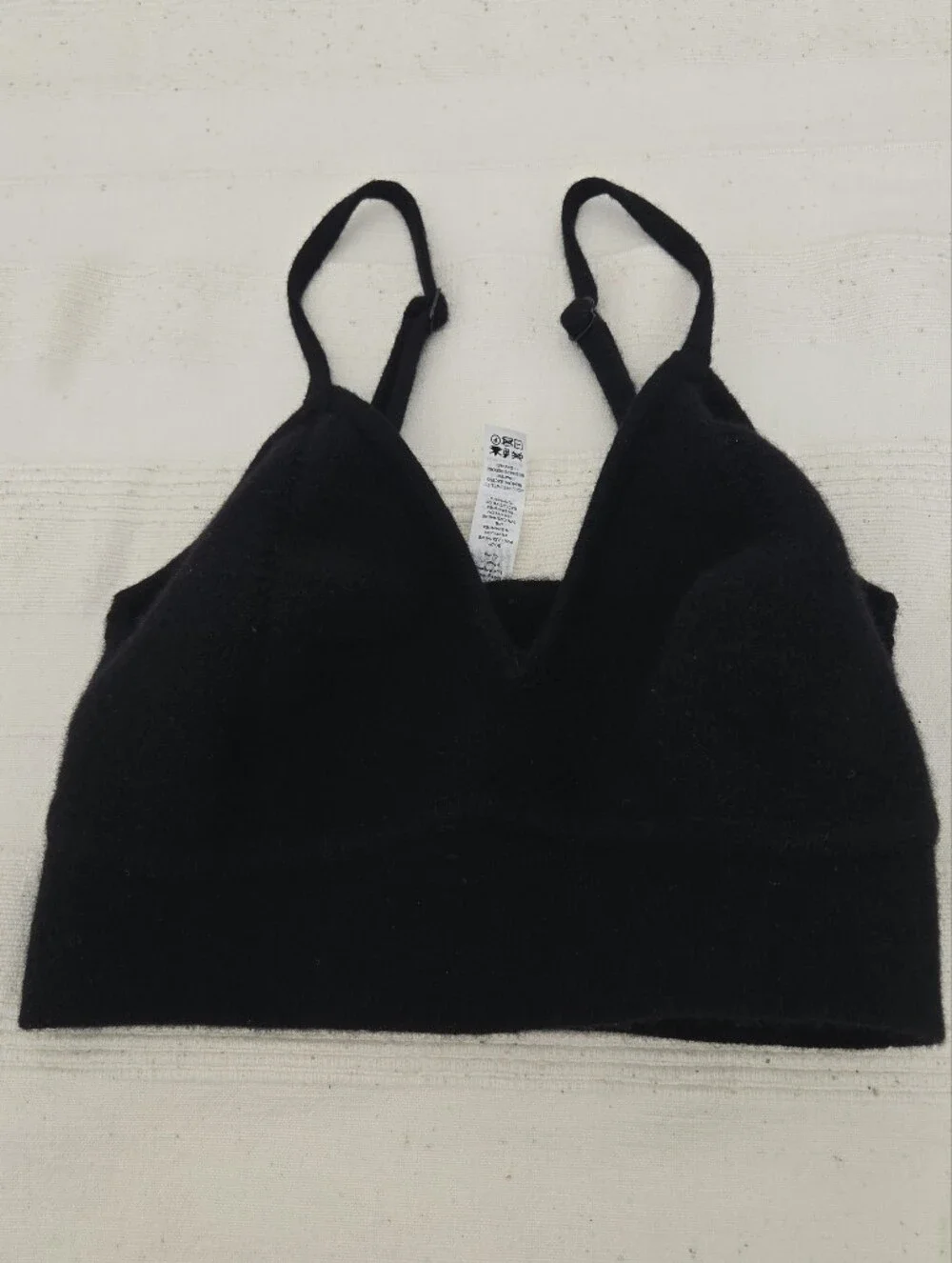 Alo Yoga Cashmere Jet Set Bra in Black XS  Quite Luxury Athlesure Bralette
